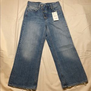 NWT Zara Mid Rise cropped jean